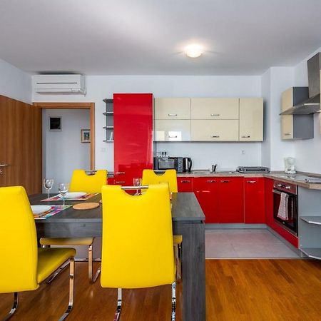 Laura House With Apartment Umag Exteriör bild