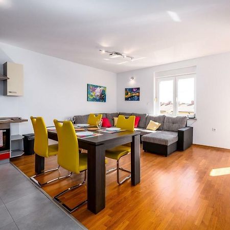 Laura House With Apartment Umag Exteriör bild