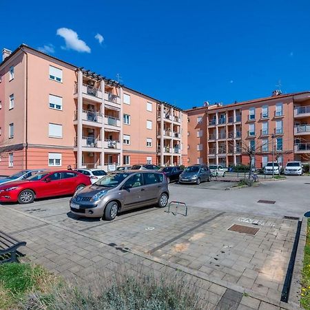 Laura House With Apartment Umag Exteriör bild