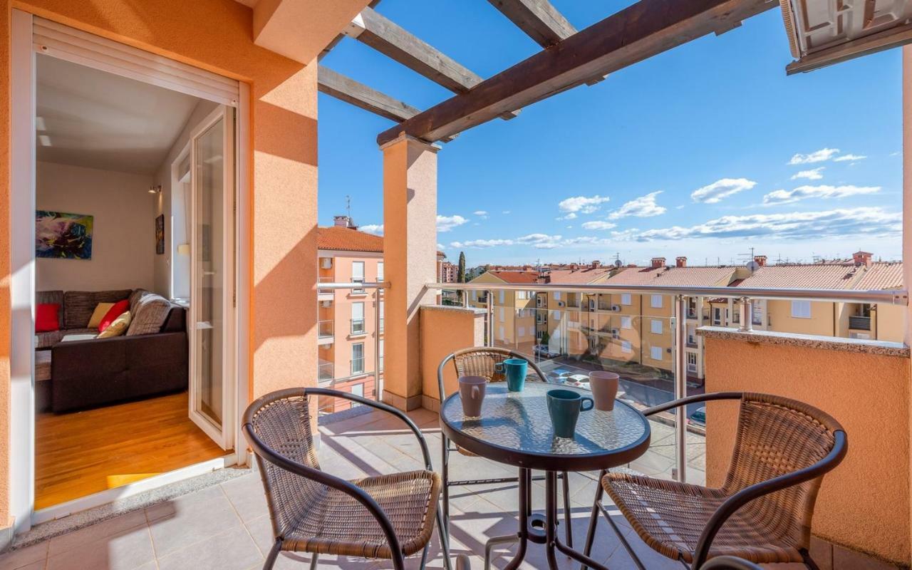 Laura House With Apartment Umag Exteriör bild